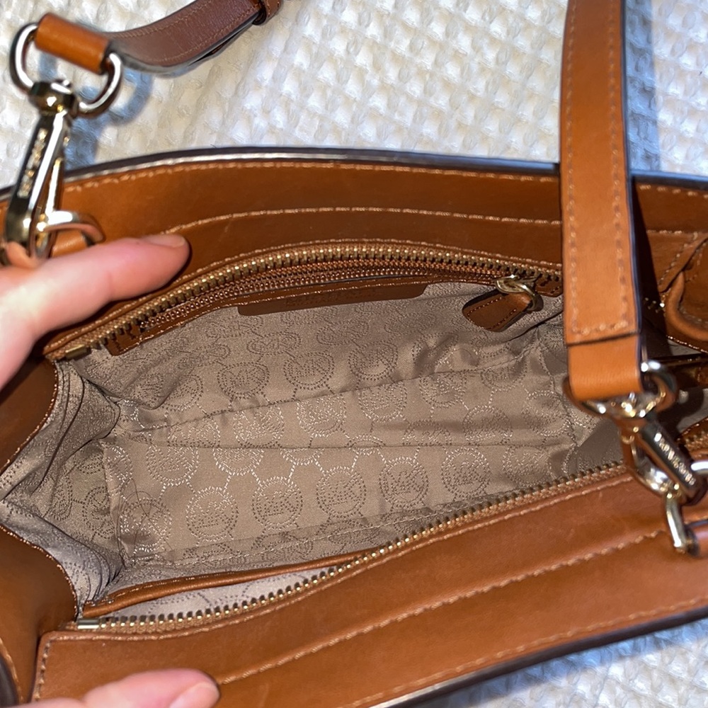 Michael Kors Crossbody - Picture 7 of 7